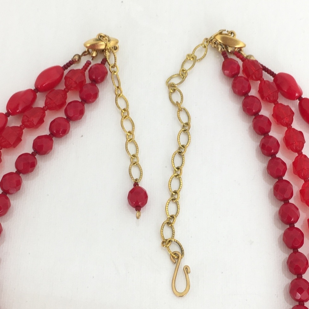 Vintage 3 Strand Red Glass Beaded Necklace Mid Century Estate Costume Jewelry - Picture 8 of 11
